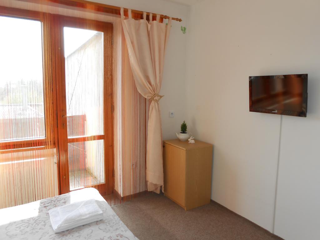 White Rabbit Hall Otel Poděbrady Oda fotoğraf