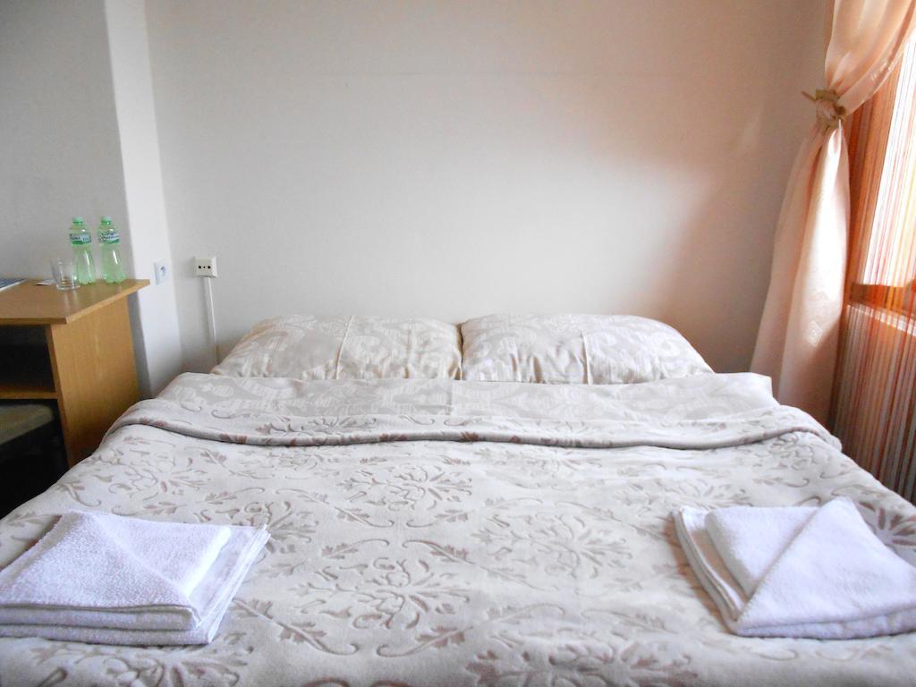 White Rabbit Hall Otel Poděbrady Oda fotoğraf