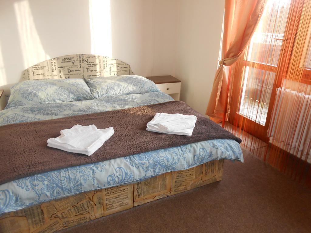White Rabbit Hall Otel Poděbrady Oda fotoğraf