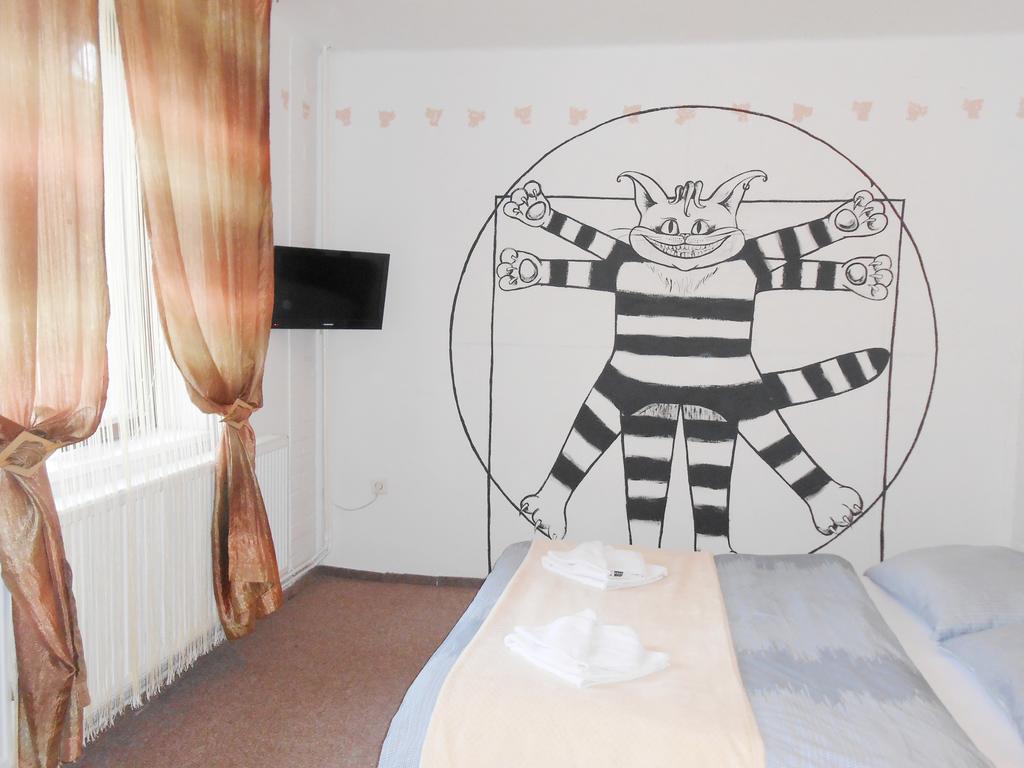 White Rabbit Hall Otel Poděbrady Oda fotoğraf