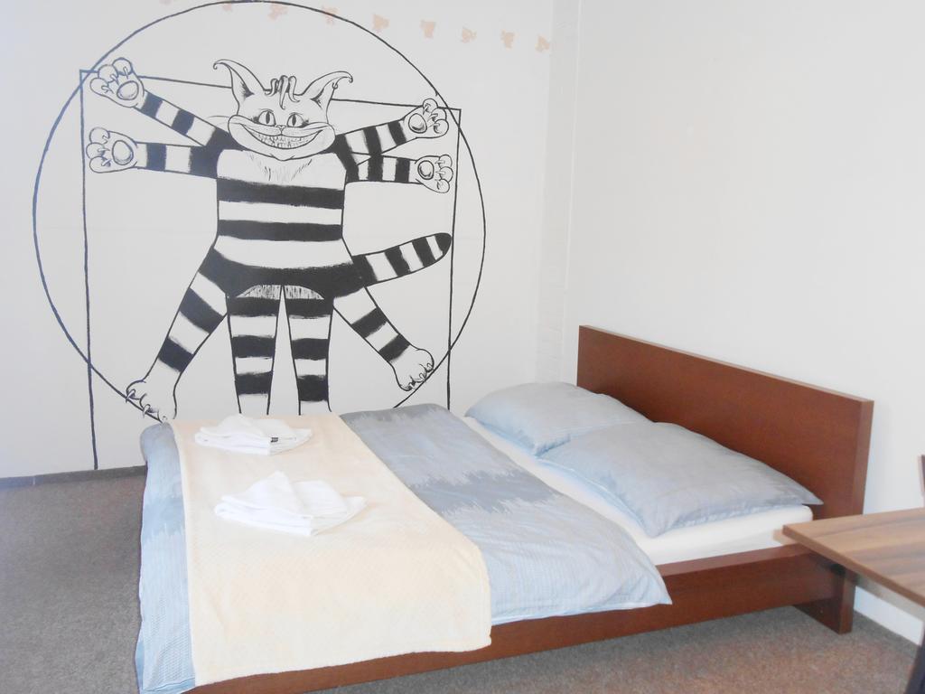 White Rabbit Hall Otel Poděbrady Oda fotoğraf